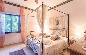 3 dormitorios, cuna de viaje, wifi gratis y ropa de cama