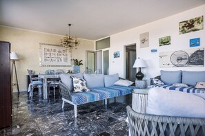 Classic Apartment, 3 Bedrooms, Kitchen, Beachfront | Living area - Helvezia (Jesolo)