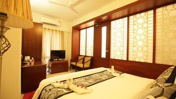 Grand Suite | 1 bedroom, premium bedding, minibar, in-room safe