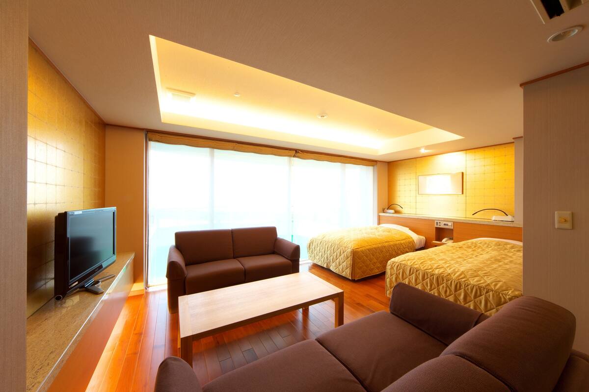 In-room safe, free WiFi