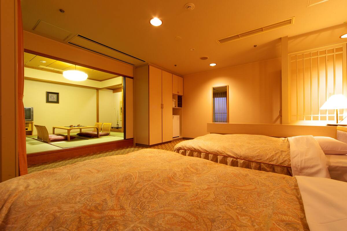 Japanese Western Style Room, Smoking