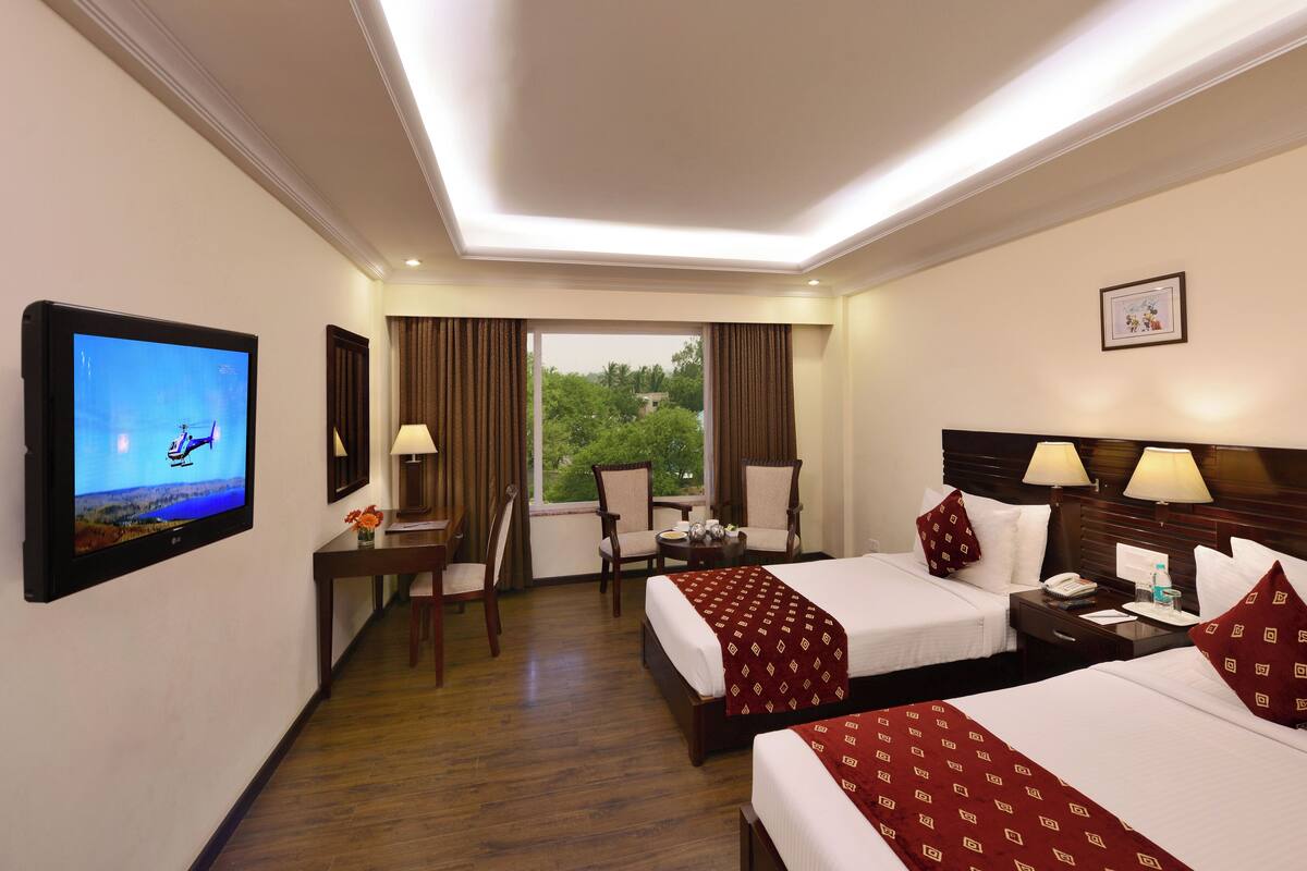 Superior Room | Minibar, desk, rollaway beds (surcharge), WiFi (free)