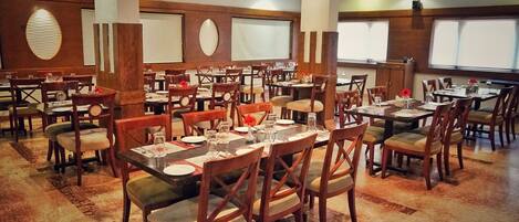 Free daily cooked-to-order breakfast