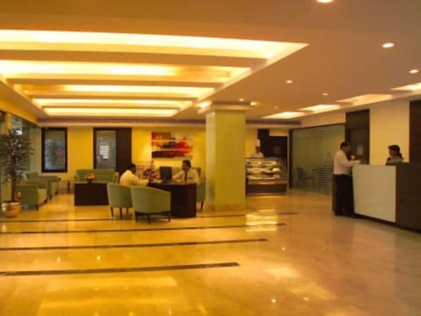 Lobby - ASHRAYA INTERNATIONAL HOTEL (Bengaluru)