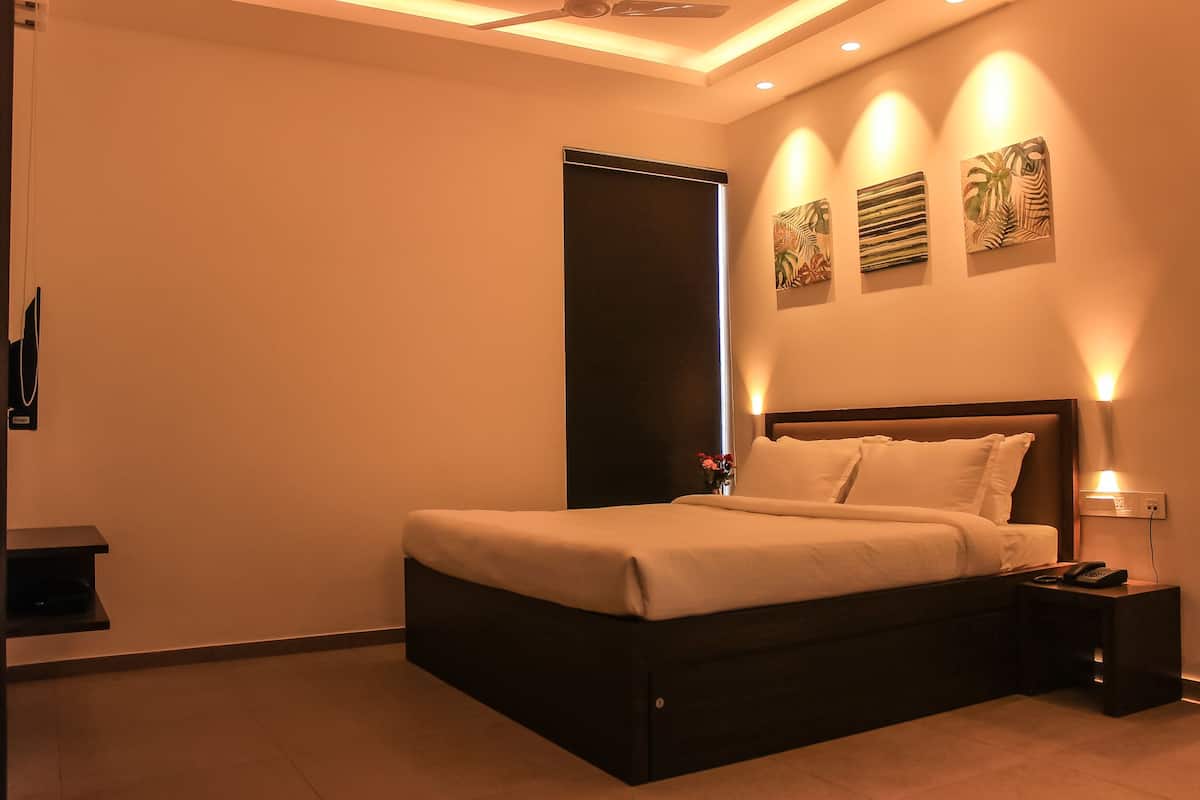 Economy Villa, 3 Bedrooms | Premium bedding, minibar, in-room safe, desk