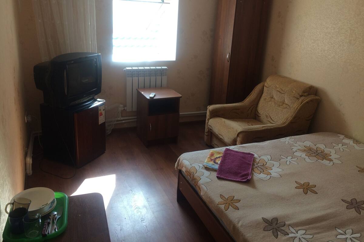 Comfort Triple Room (Shower) | Iron/ironing board, free WiFi, bed sheets