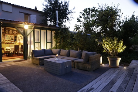 Front of property - evening/night