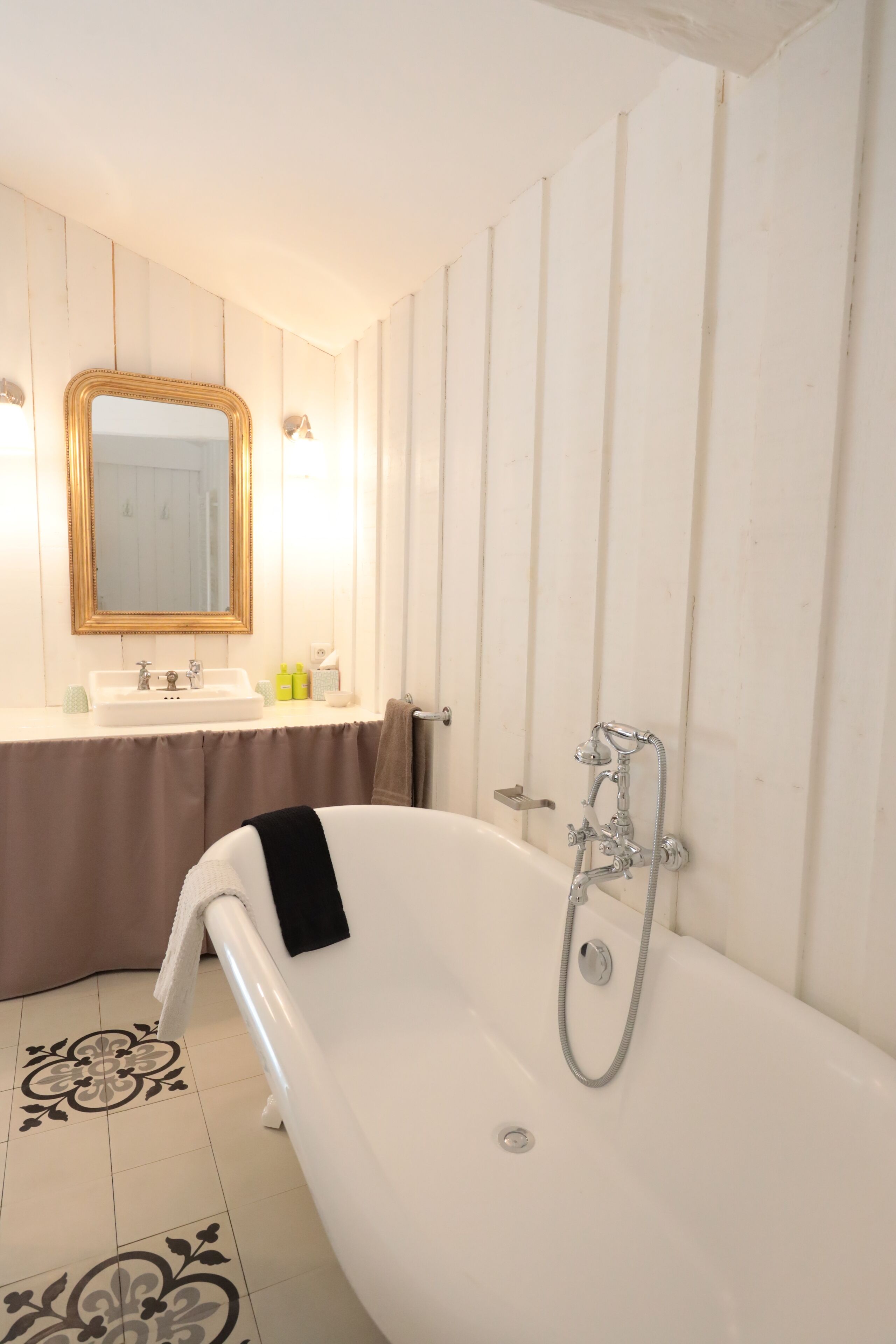 Comfort Double Room (Megève) | Deep soaking bathtub
