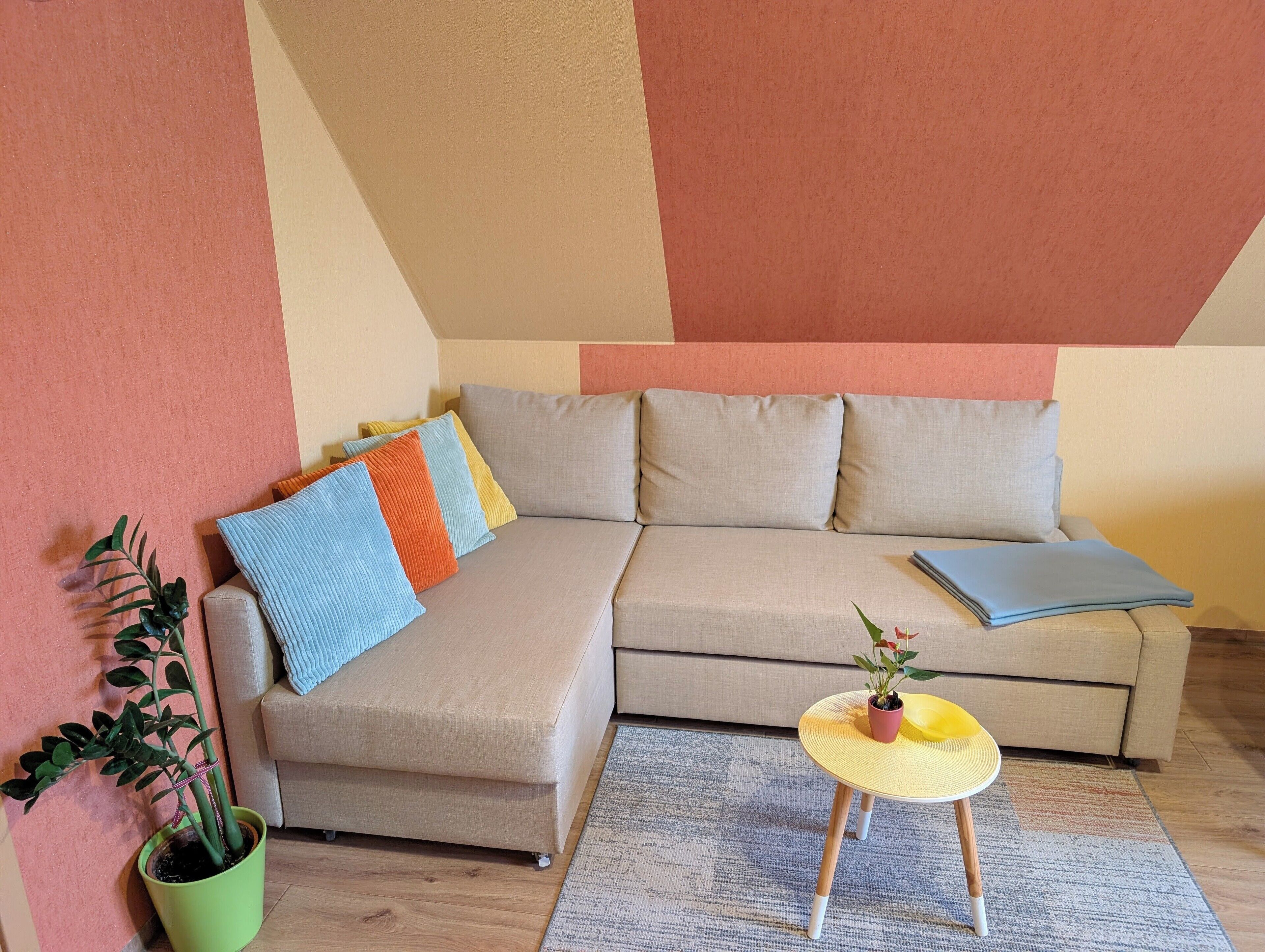 TV connectée, livres, chaîne hi-fi