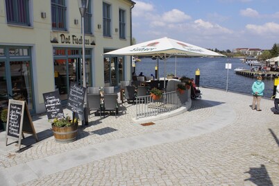 Vacation apartment with roof terrace; bed linen, towels, WLAN and two bicycles