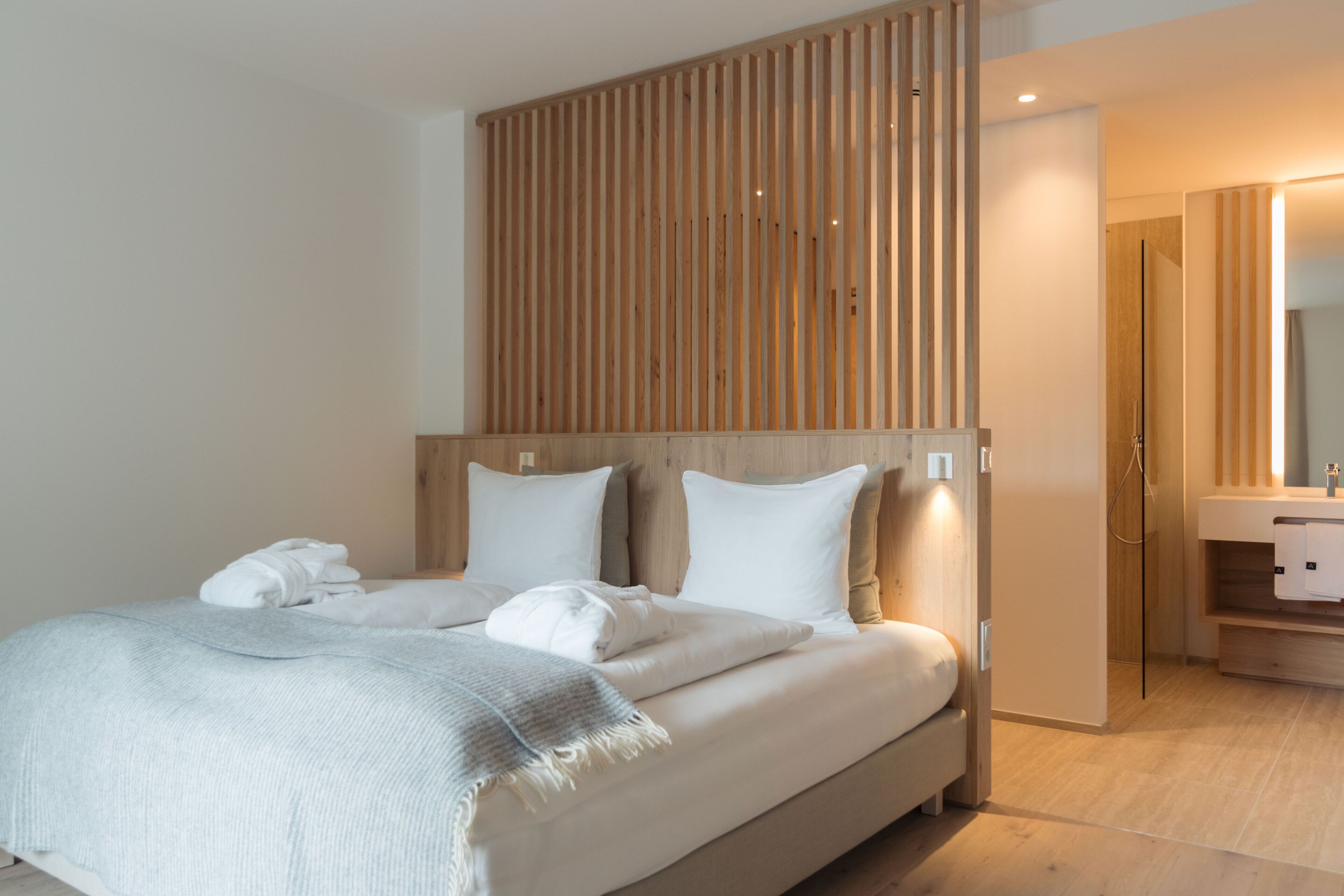 基本雙人房, 1 張特大雙人床 | 1 間睡房、防敏寢具、迷你吧、免費 Wi-Fi