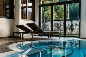 Indoor pool, sun loungers - A.nett hotel (Racines)