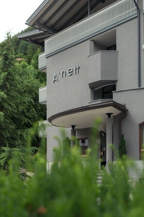 Front of property - A.nett hotel (Racines)