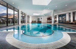 Indoor pool, pool loungers