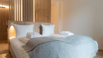 Basic-Doppelzimmer, 1 King-Bett | Wohnbereich | Flachbildfernseher