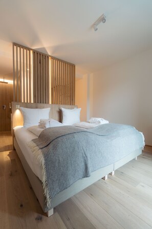 Basic Double Room, 1 King Bed | Living area - A.nett hotel (Racines)