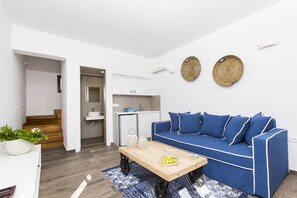 45-inch flat-screen TV with cable channels, TV - Lindos Del Mar Suites - Adults Only (Rhodes)