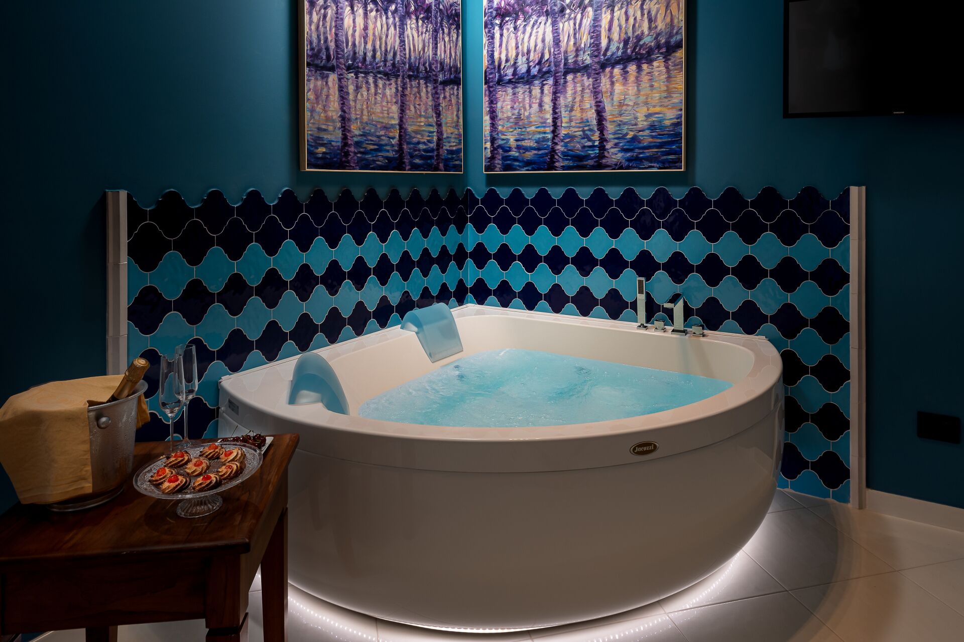 junior room | room amenity