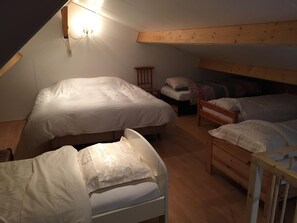 1 bedroom, soundproofing, free WiFi, bed sheets - B&B Logeren bij van Heeren (Made)