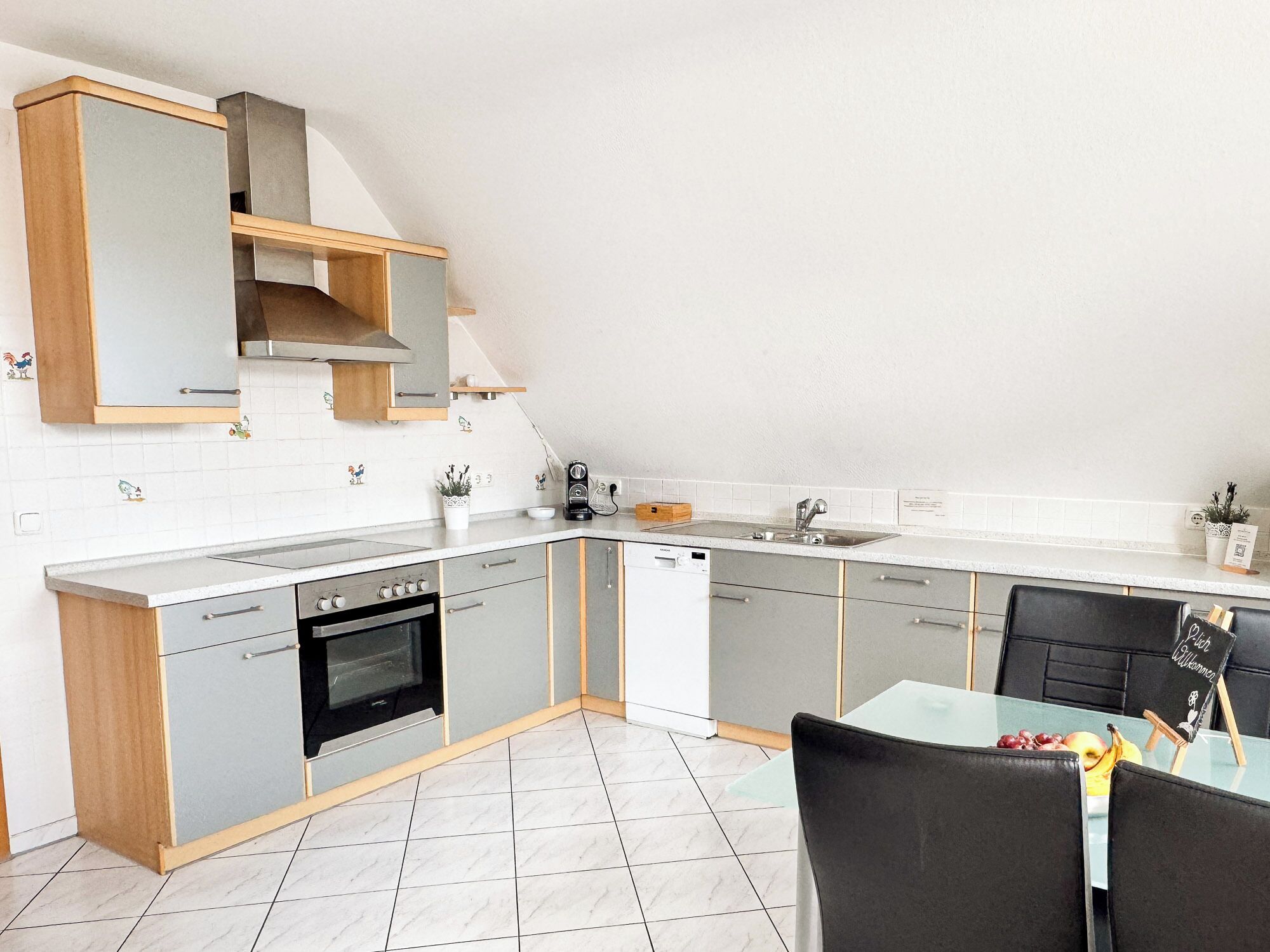 Apartment, 2 Bedrooms, Balcony | Private kitchen | Coffee/tea maker, full-sized fridge, microwave, oven