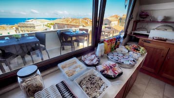 Colazione a buffet inclusa, servita tutte le mattine 