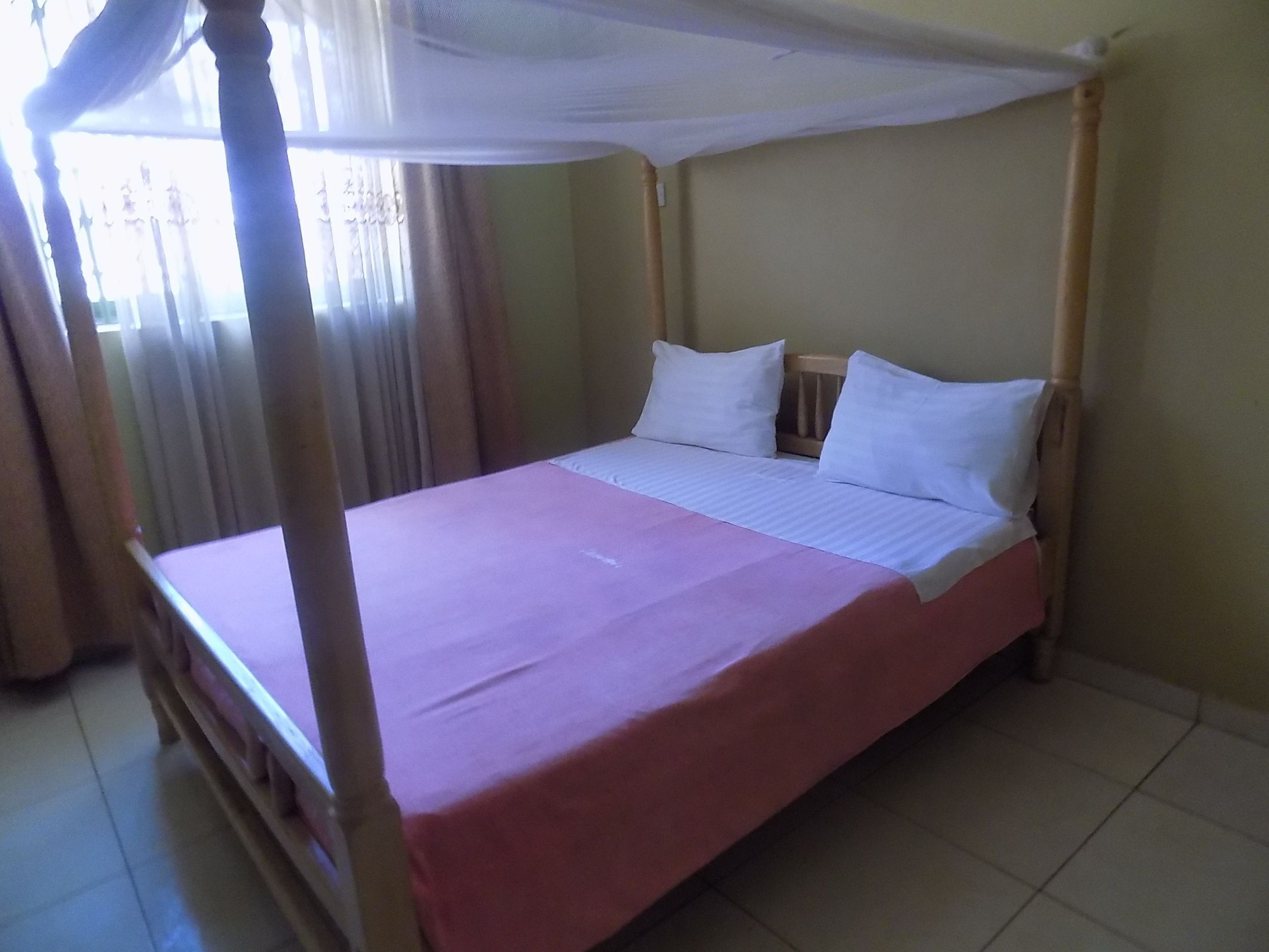 Desk, free WiFi, bed sheets