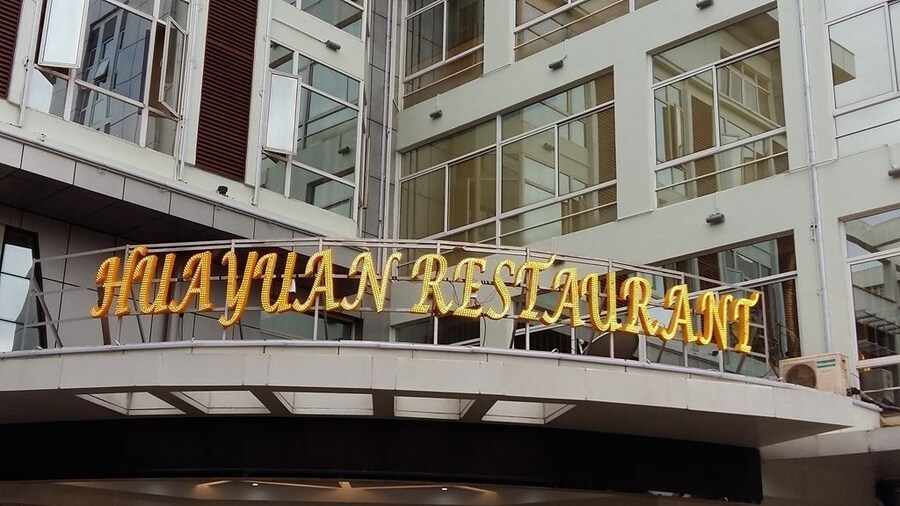 Kololo Courts Hotel & Restaurant