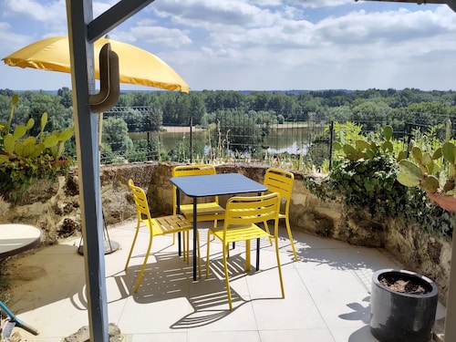 Gite Troglodyte Atypique - Suite du Ciel, view on the Loire - near the castles