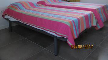 4 Schlafzimmer, Bügeleisen/Bügelbrett, Reisekinderbett, kostenloses WLAN