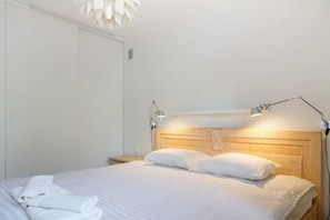 Two bedroom apartment in Pilies street nr.23 | 1 sovrum, sängtillbehör av högsta kvalitet och skrivbord
