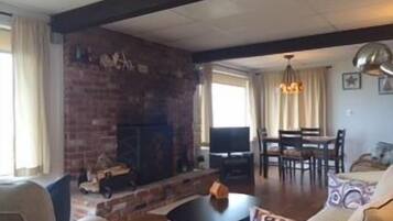 TV, fireplace, DVD player, stereo