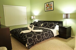 Family Townhome, Garden Area | 4 bedrooms, individually decorated, individually furnished - Villas at Seven Dwarfs Lane #1 - 4 Bed 3 Baths Townhome (Kissimmee)