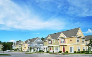 Maison en rangée familiale, côté jardin | Vue sur la rue