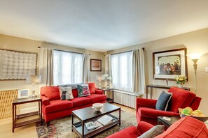 Smart TV, fireplace, DVD player, books