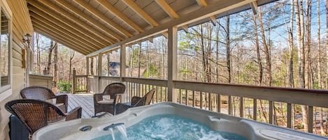 Bañera de hidromasaje al aire libre