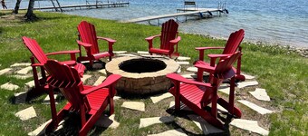 Wha'Cha-duin op het prachtige Big Platte Lake.  Boek nu uw zomervakantie 2020!