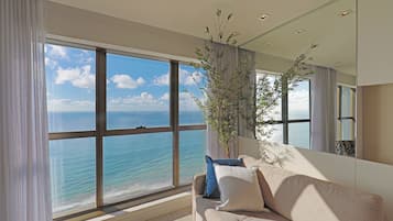 Queen Suite Sea View - 30° floor | Zona de estar