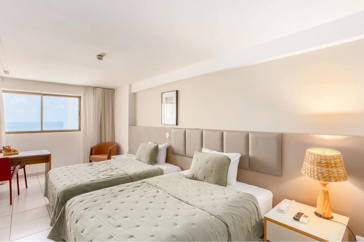 Standard Suite | In-room safe, blackout drapes, soundproofing, WiFi (free)