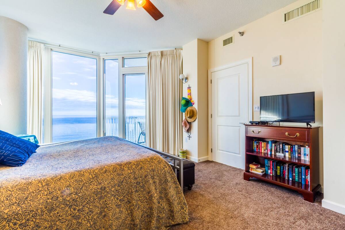 Condo, 3 Bedrooms, Ocean View | Individually decorated, individually furnished, free wired Internet