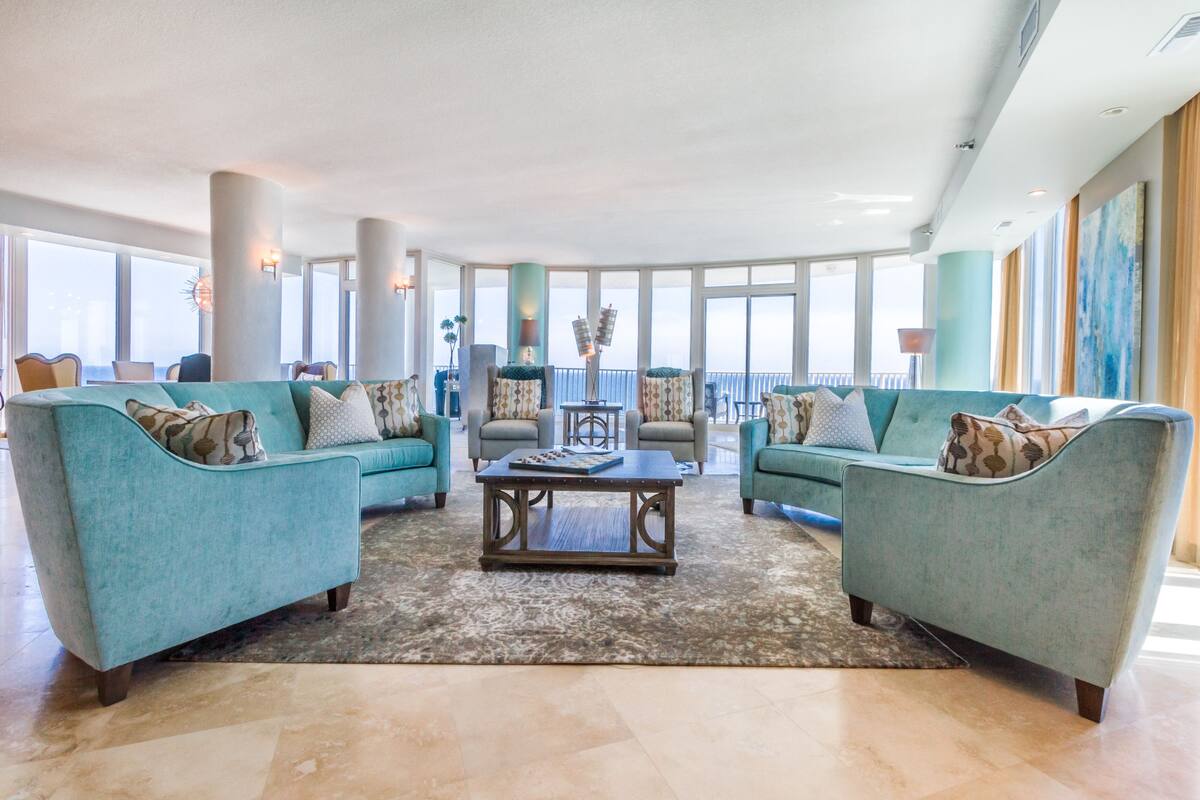 Penthouse, 5 Bedrooms, Ocean View | Living room