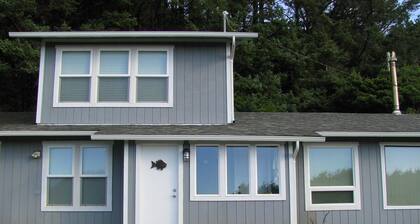 Tenmile House - Comfortable Ocean View