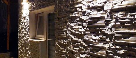 تفاصيل الفندق من الخارج