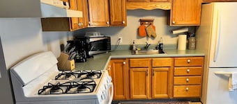 Peaceful Getaway - 12 Mins to Saratoga Race Track