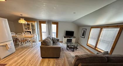 Peaceful Getaway - 12 Mins to Saratoga Race Track