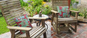 Cozy Living Close to the Beach