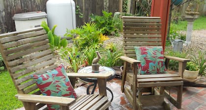 Cozy Living Close to the Beach