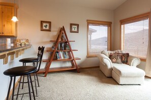 Televisio, takka, DVD-soitin