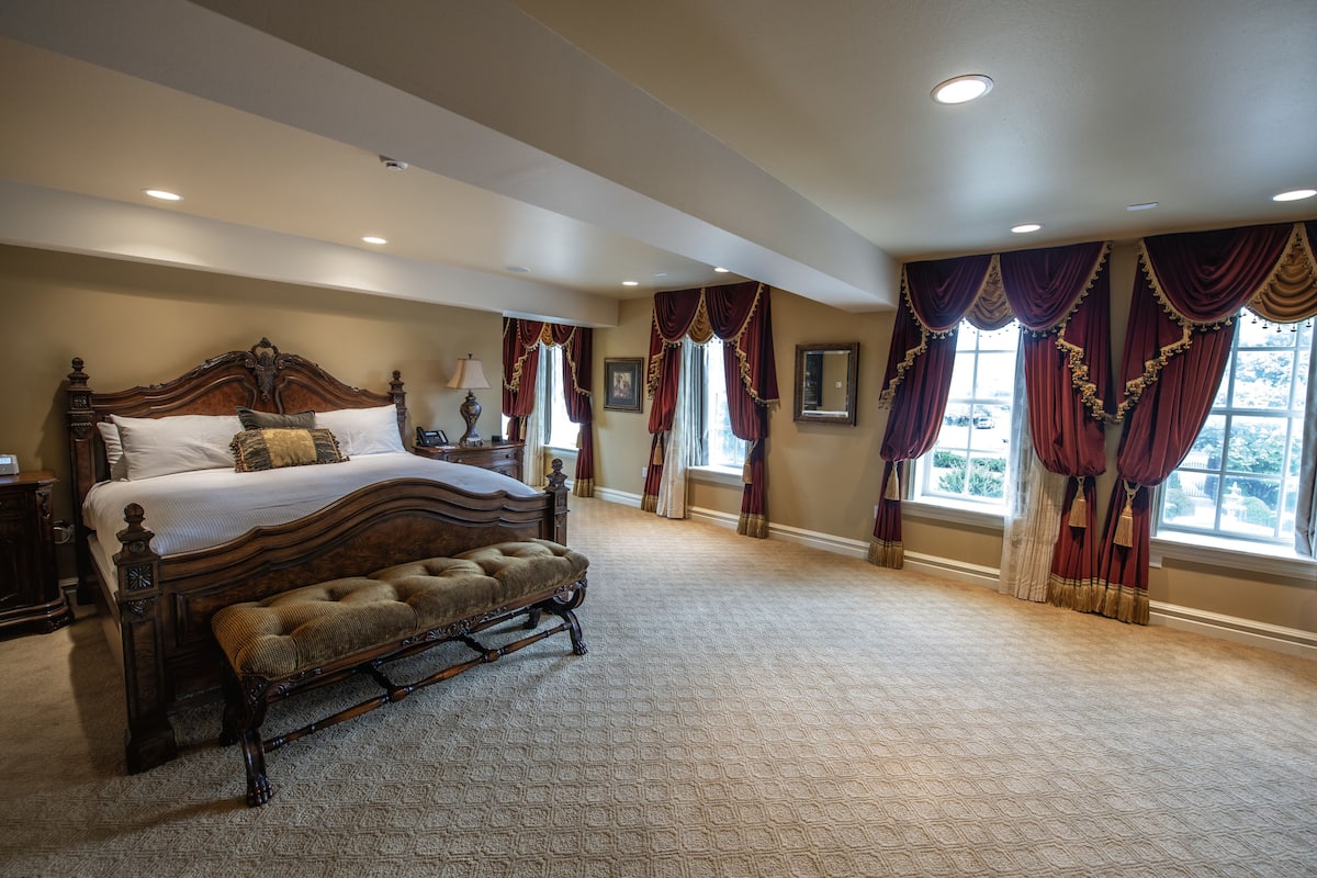 Grand Suite, 1 King Bed with Sofa bed, Jetted Tub