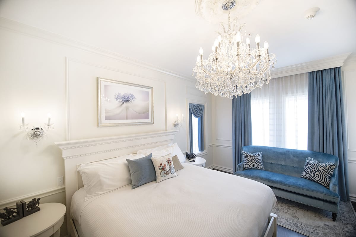 Premium bedding, down duvets, in-room safe, blackout curtains
