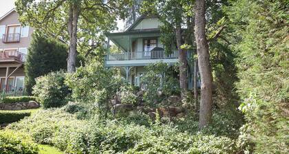 Roe Parker House - DT Hood River, Walk everywhere!